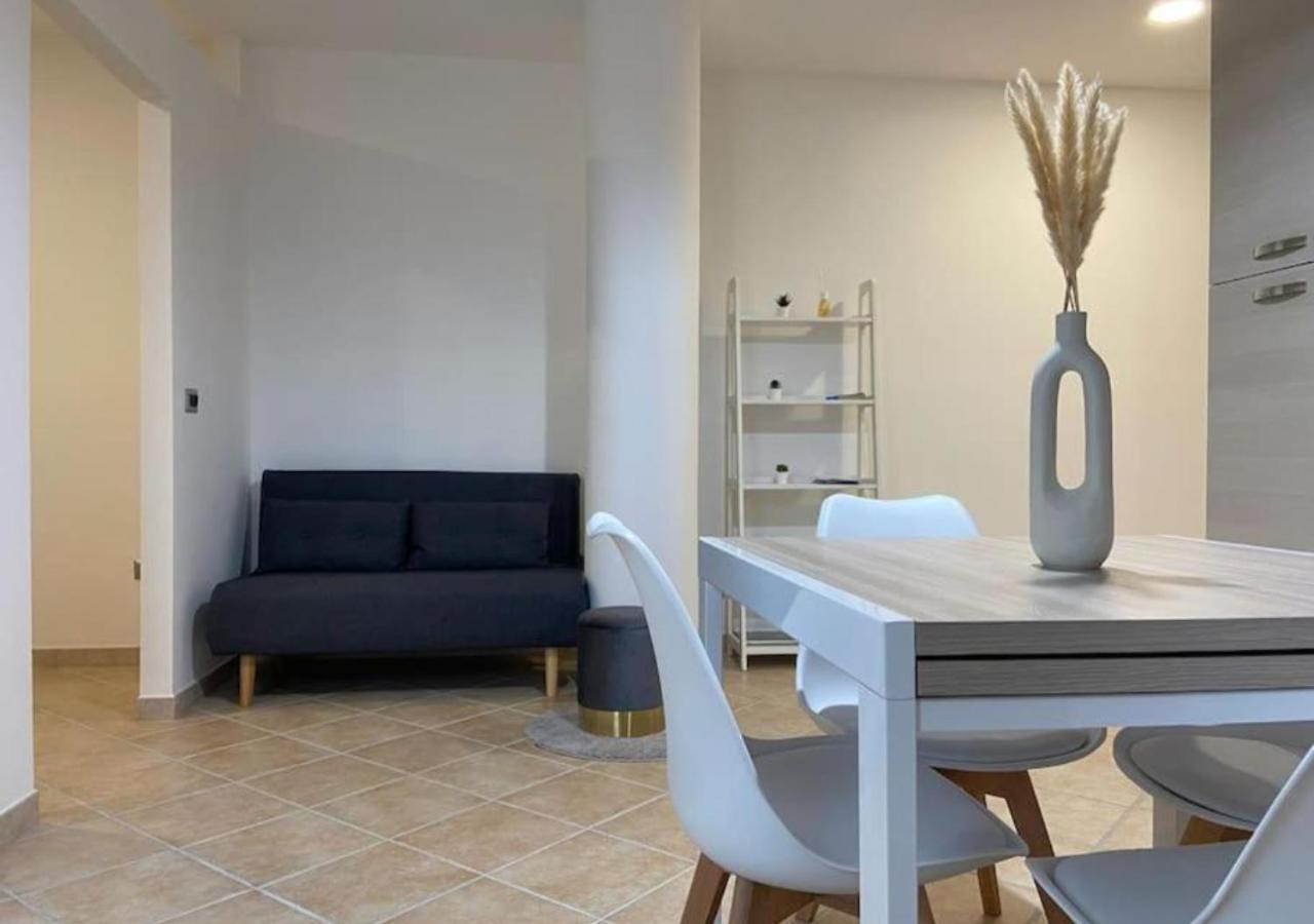 Loft Comodo Ed Elegante • Wi-Fi E Colazione Sanluri Екстер'єр фото
